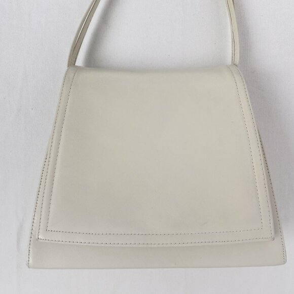 White/Cream Retro-Style Shoulder Bag with Adjustable Strap - Picture 6 of 10